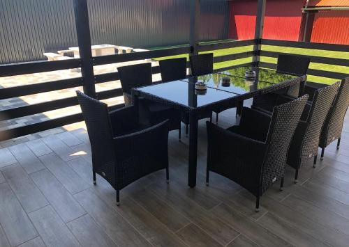 Napsugár & Virág Apartman — 4-Star Luxury Hotel in Tiszafured, Hungary
