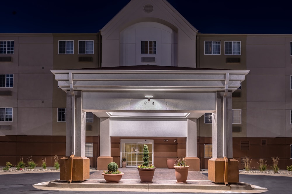 Candlewood Suites Topeka West by IHG - photo 18