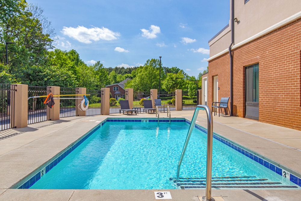 Comfort Suites Greensboro High Point - photo 16