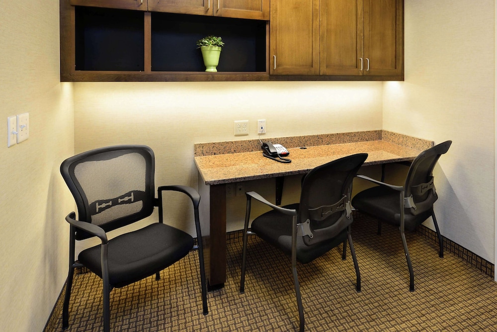 Hilton Garden Inn Greensboro Airport - photo 63