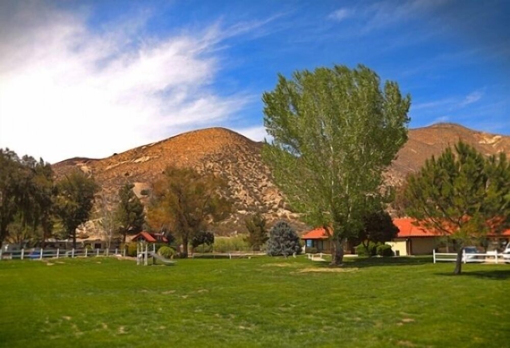 Soledad Canyon RV & Camping Resort - photo 12