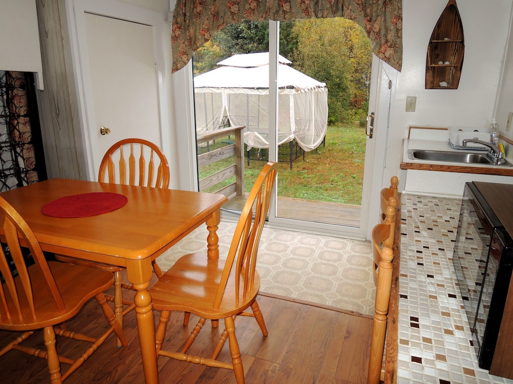 Shorelands Guest Resort and Cottages - photo 22