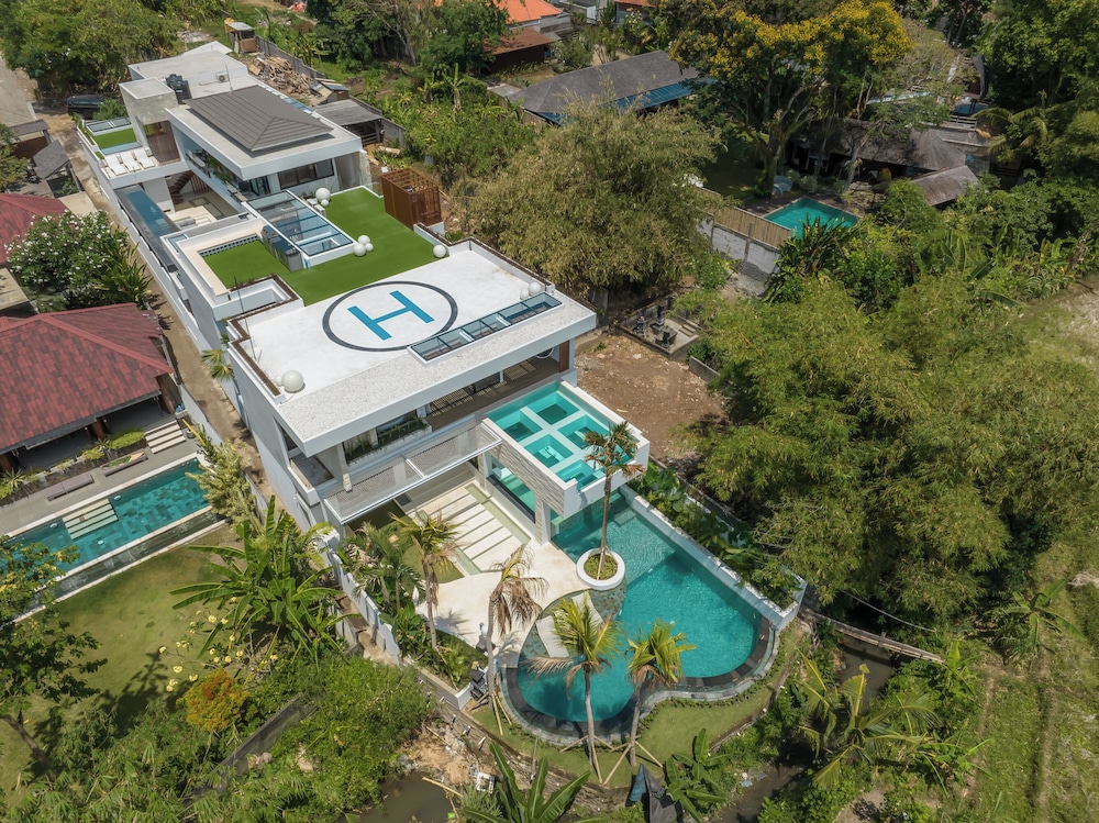 Casa Infinito — 4-Star Luxury Hotel in Canggu, Indonesia
