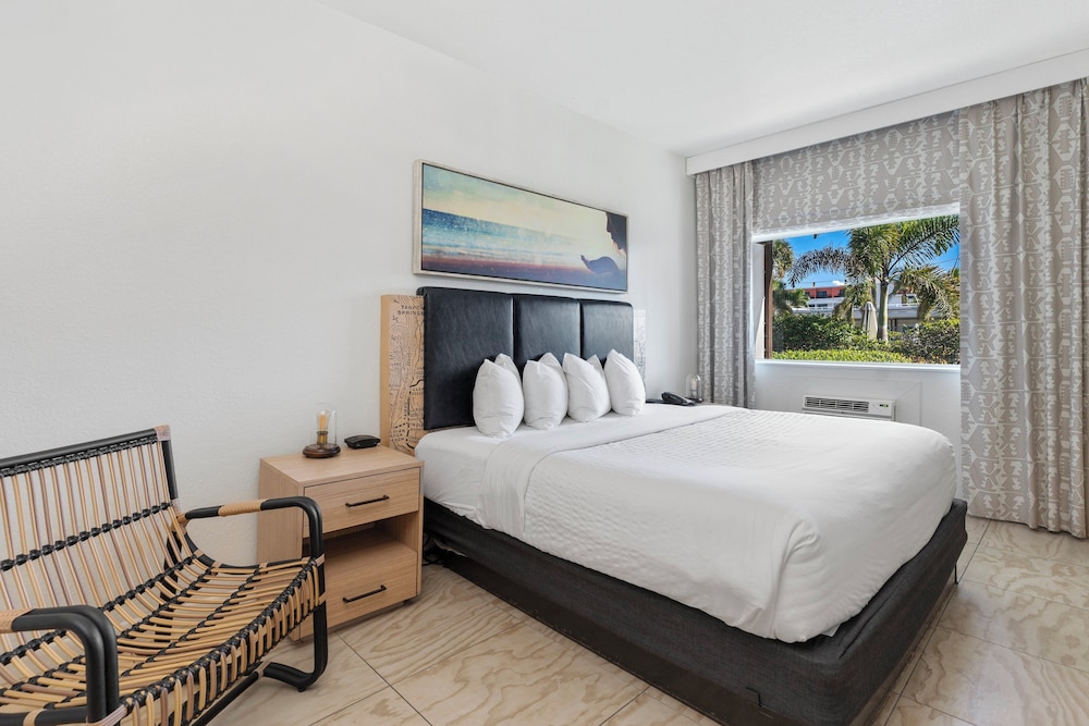 Postcard Inn On The Beach - featured photo