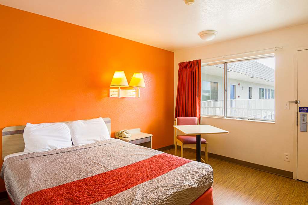 Motel 6 Laramie WY - photo 12