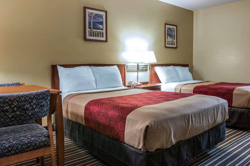 Econo Lodge Paw Paw - photo 18