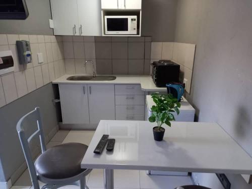 Kangumine Self Catering Units — 4-Star Luxury Hotel in Okakarara, Namibia