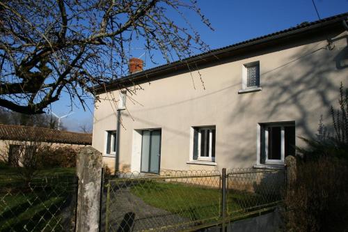 Location des longères - carbon neutral hotel in Unknown City