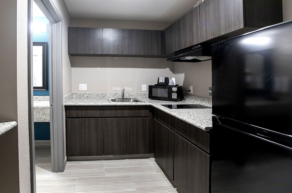 Express Inn - photo 11