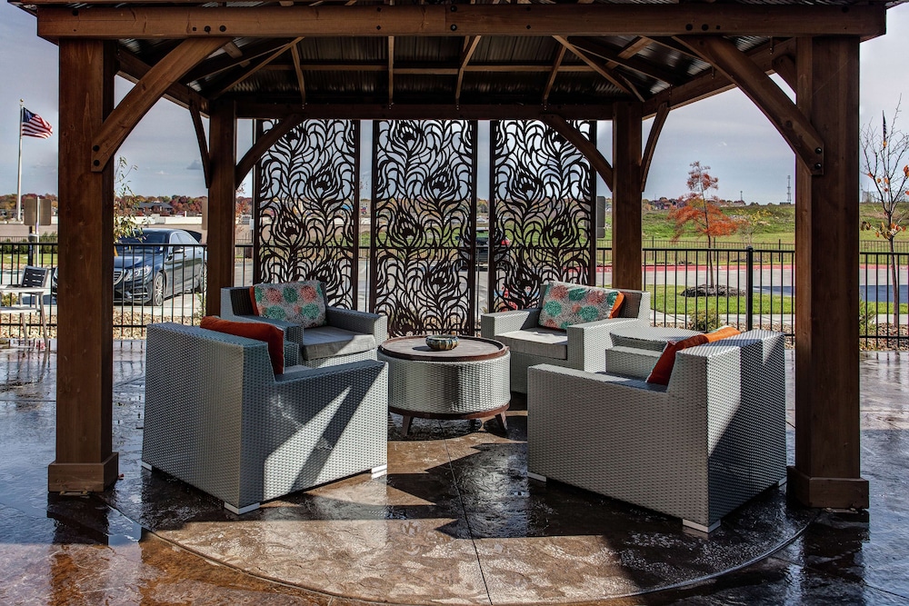 Hilton Garden Inn Topeka - photo 43