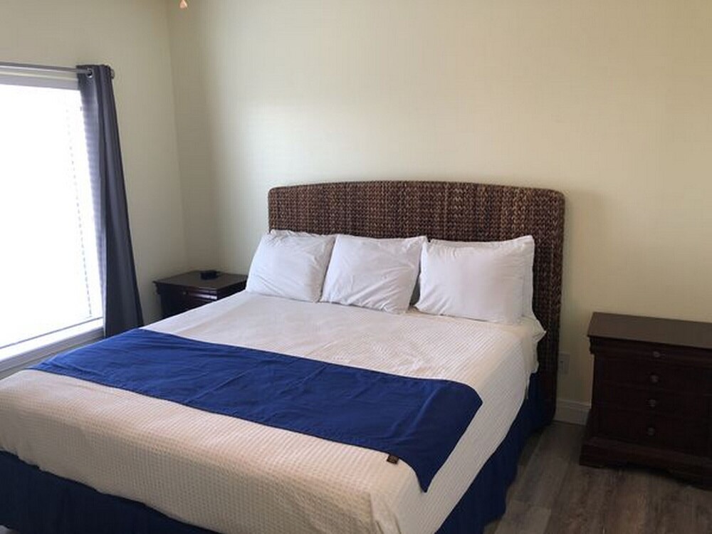 Beachgate CondoSuites & Motel - photo 22