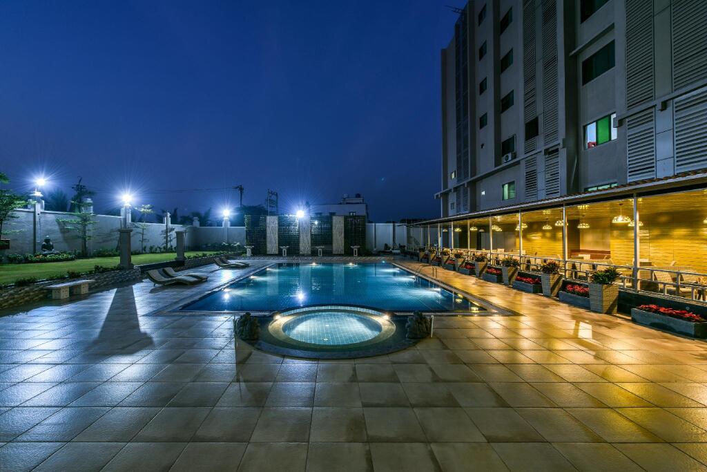 Eastin Easy Aishwarya Talegaon Pune — 4-Star Luxury Hotel in Pune, India