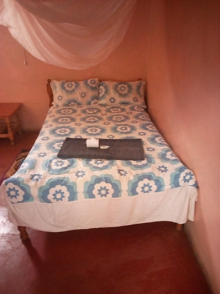 Kyeni Hotel — Unknown City — photo 5