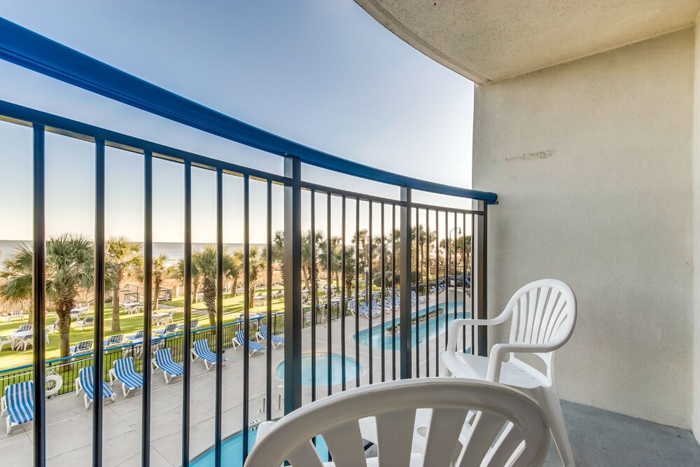 Boardwalk Resort by Hosteeva - photo 121