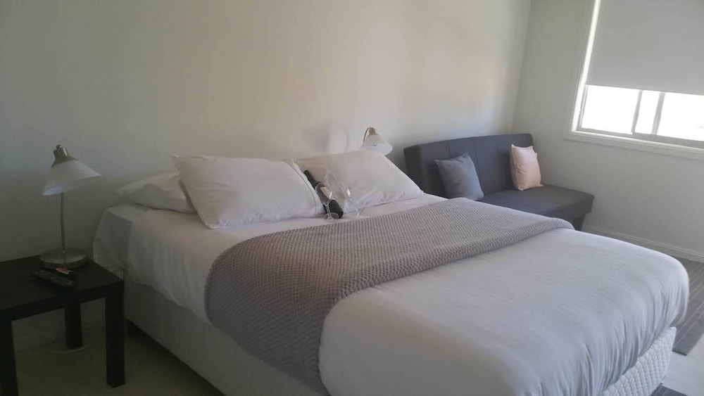 Stone Hut Cottage — Port Pirie — photo 5