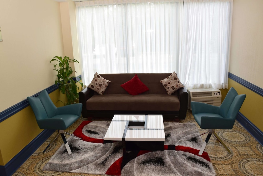 Baymont by Wyndham Addison - featured photo