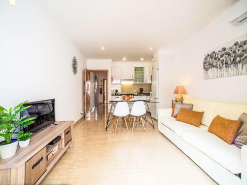 Apartment Seaside Getaways by Interhome — 4-Star Luxury Hotel in Armacao De Pera, Portugal