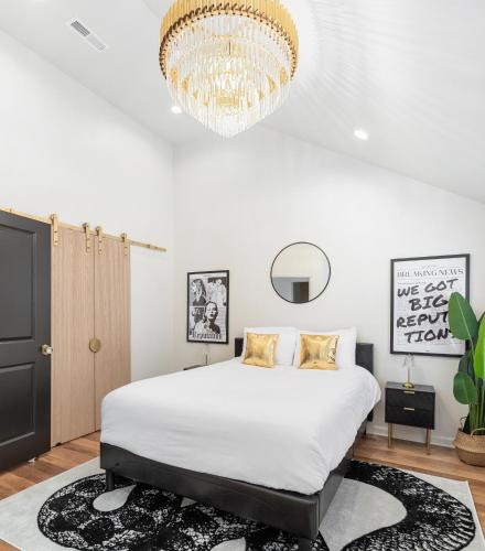 Taylor Swift Eras Inspired Home 10 min to Broadway — 4-Star Luxury Hotel in Nashville, United States
