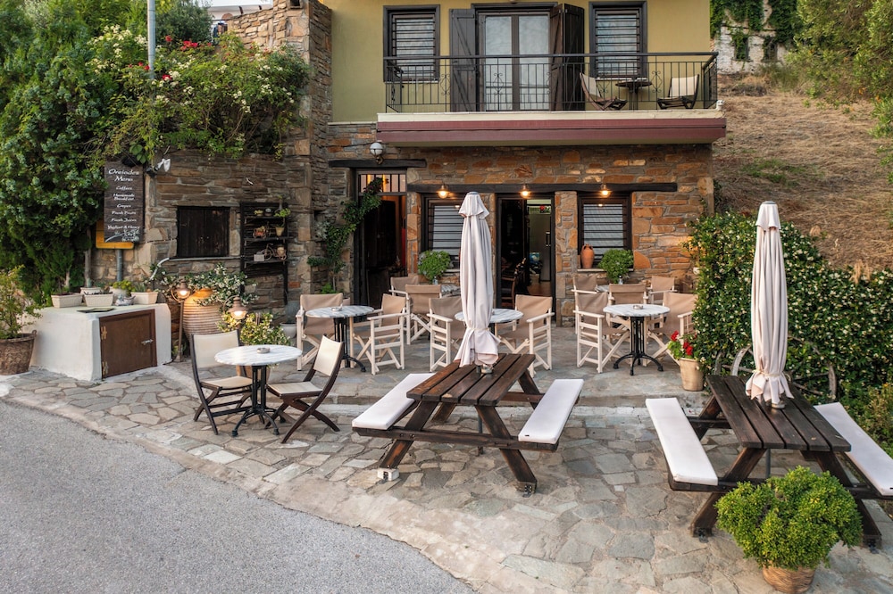 Oreiades Parthenon — 4-Star Luxury Hotel in Neos Marmaras, Greece