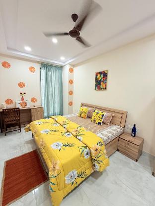 Bumble bee Jaipur in Jaipur, India