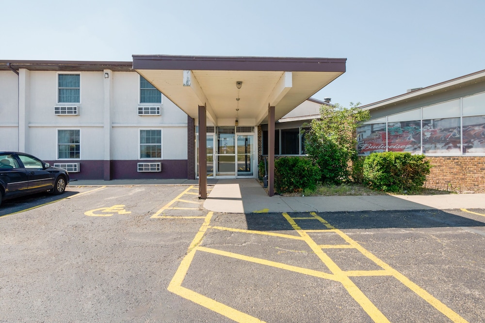 OYO Hotel Morton East Peoria I 74 - photo 27