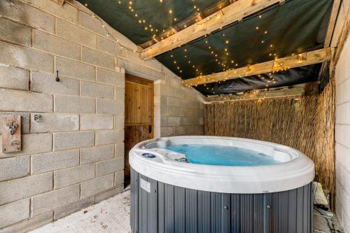 Central Malham Wellbeing Escape 1 bed cottage with yoga studio