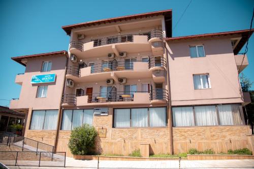 Hotel Istatov — hotel in Star Dojran