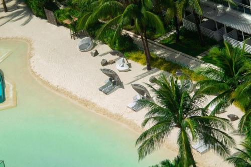 Cozy Chic Condotel Azure Urban Resort Residences — 4-Star Luxury Hotel in Manila, Philippines