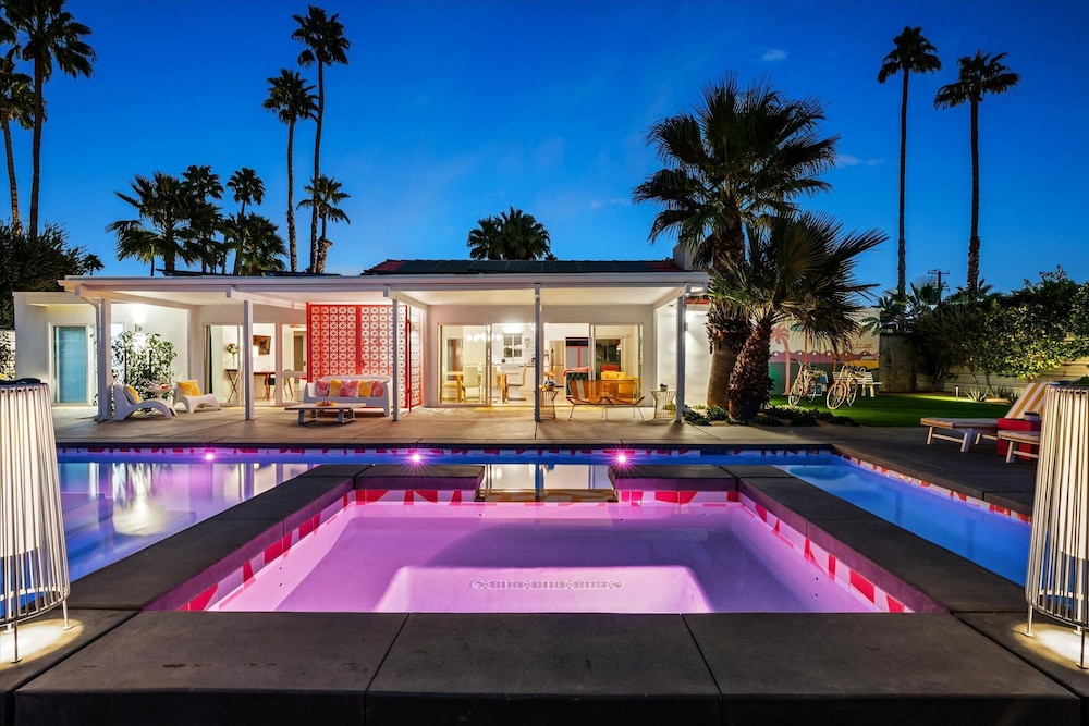 Birdcage Palm Springs in Palm Springs, United States