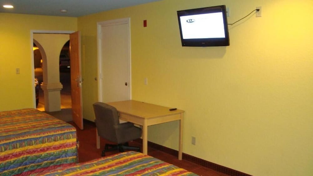 Winnquest Inn Near Ft. Sam Houston - photo 18
