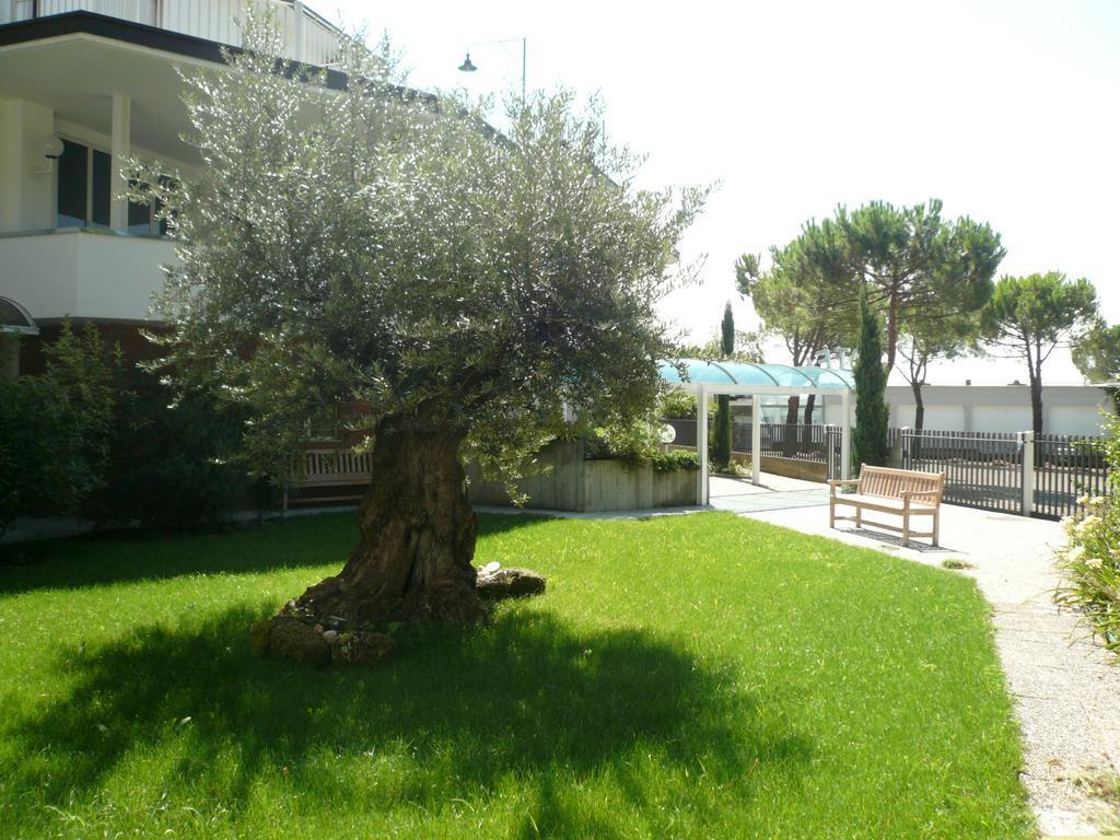 Hotel Eurovil — 4-Star Luxury Hotel in Predore, Italy