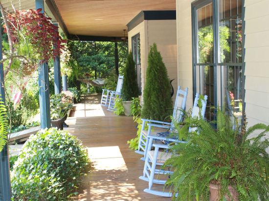 Eight Gables Inn - photo 6