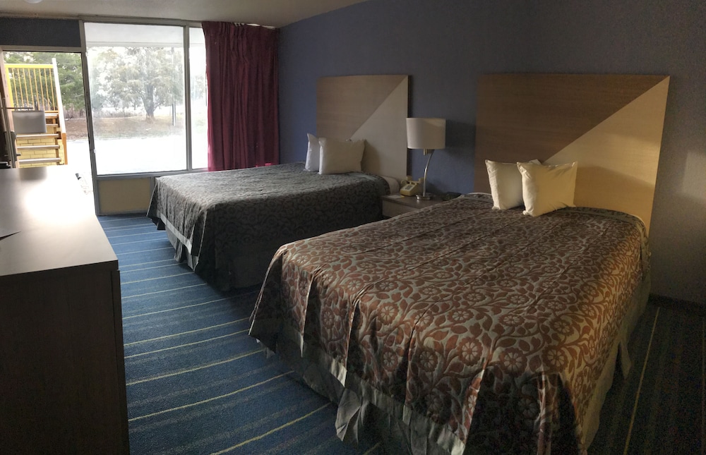 Days Inn by Wyndham Salem - photo 7