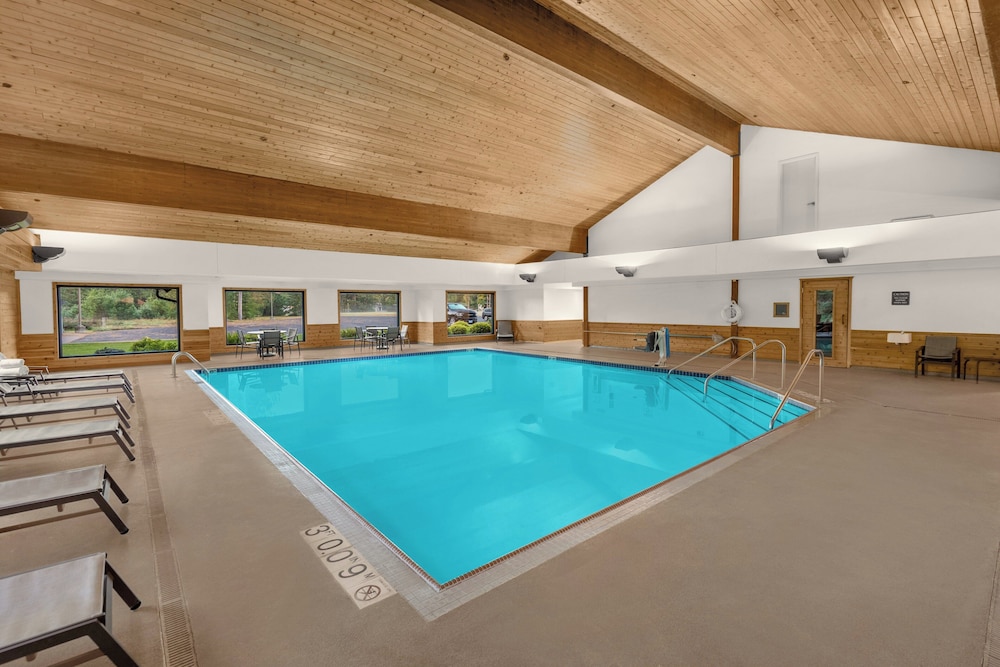 Holiday Inn Express & Suites Hayward by IHG - photo 35