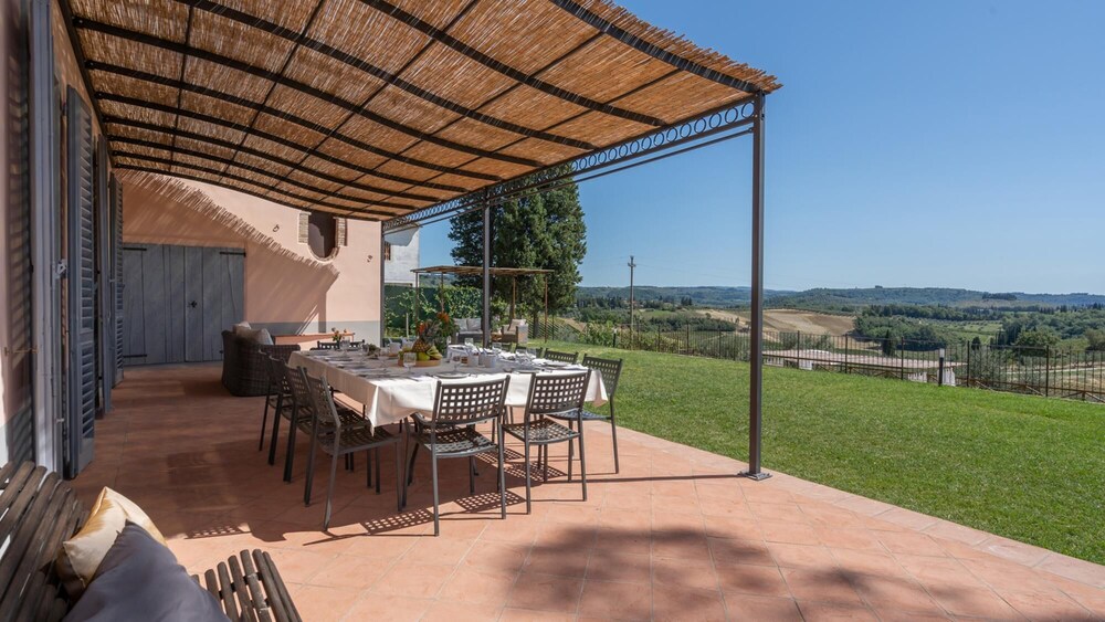 Fi c540 pino0at Villa Il Pino 12 — 4-Star Luxury Hotel in Certaldo, Italy