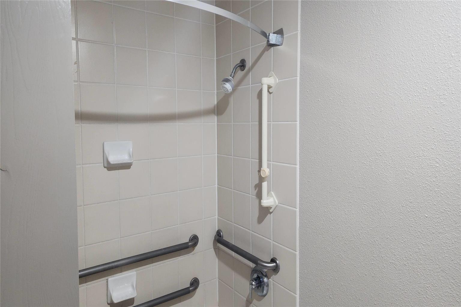 Days Inn by Wyndham Seguin TX - photo 31
