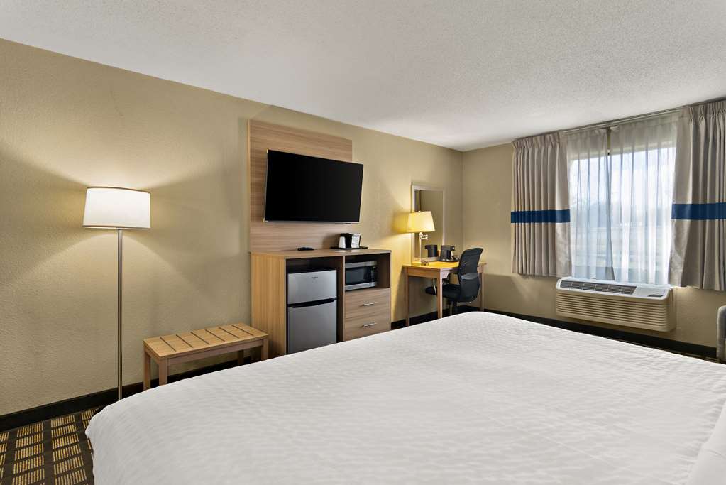 Clarion Pointe Bloomington Normal I 55 University - photo 15