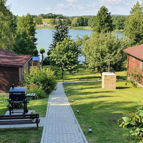 Na Radosnej domki nad jeziorem in Elk, Poland