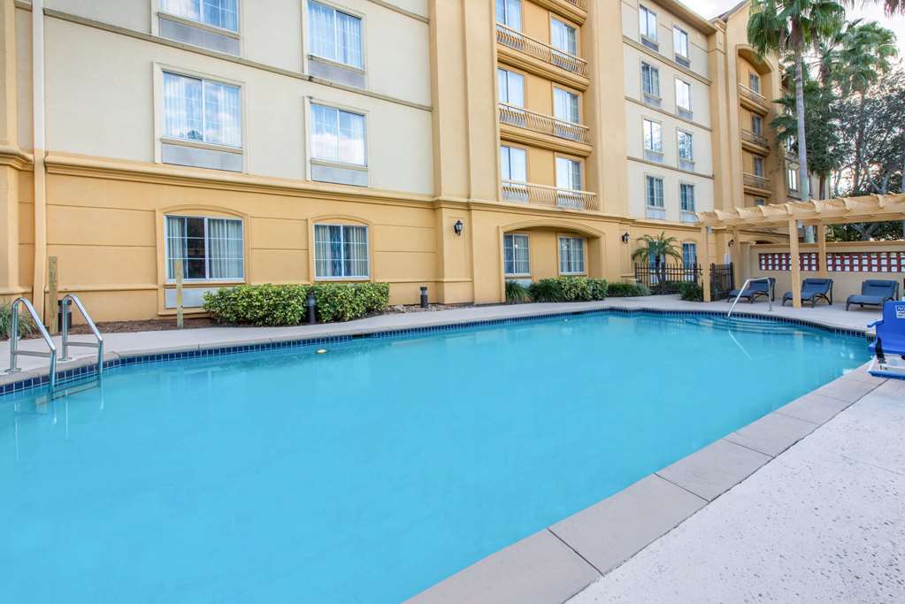La Quinta Inn & Suites by Wyndham Tampa Brandon Regency Park - photo 9