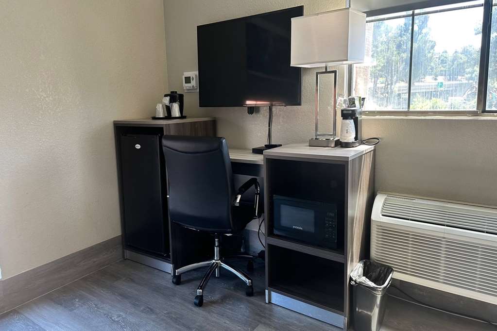 Days Inn by Wyndham San Diego Vista - photo 15