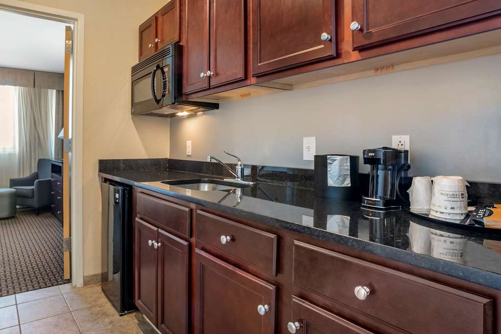 Best Western Plus Philadelphia Airport S. At Widener Univ. - photo 15