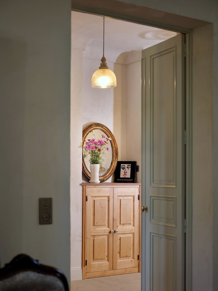 Ferme Saint Georges En Provence — hotel in Le Val