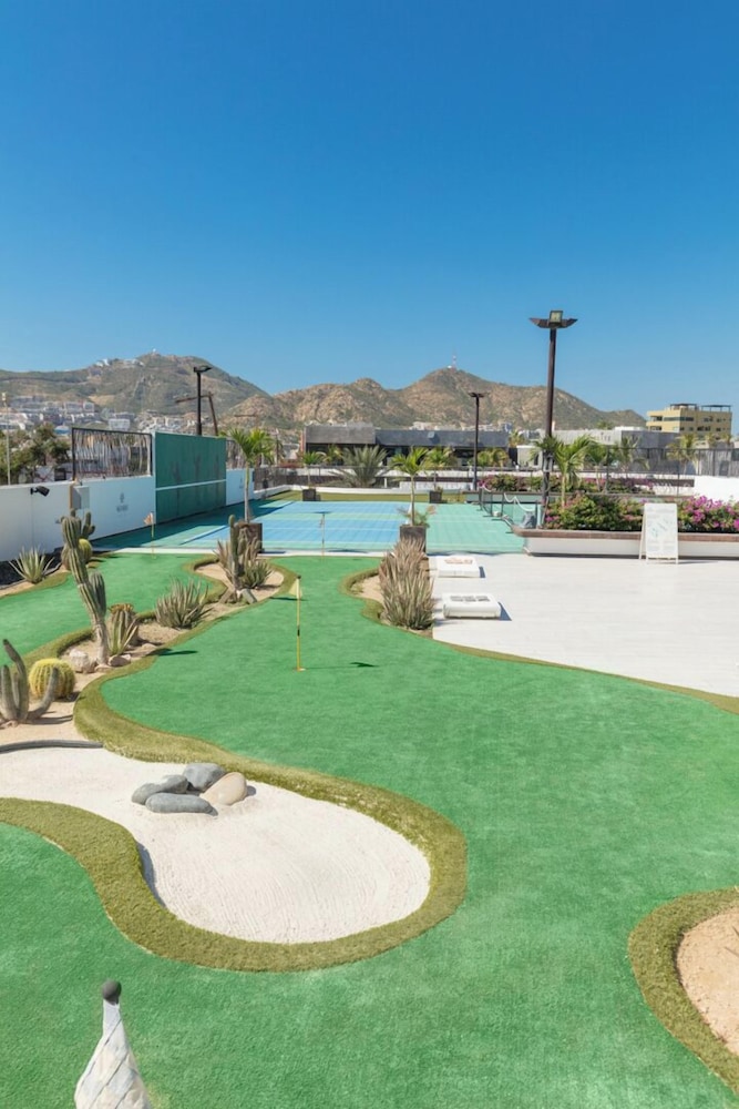 Mini-golf