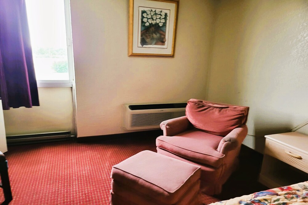 USA Inn Junction City Near Fort Riley - photo 29