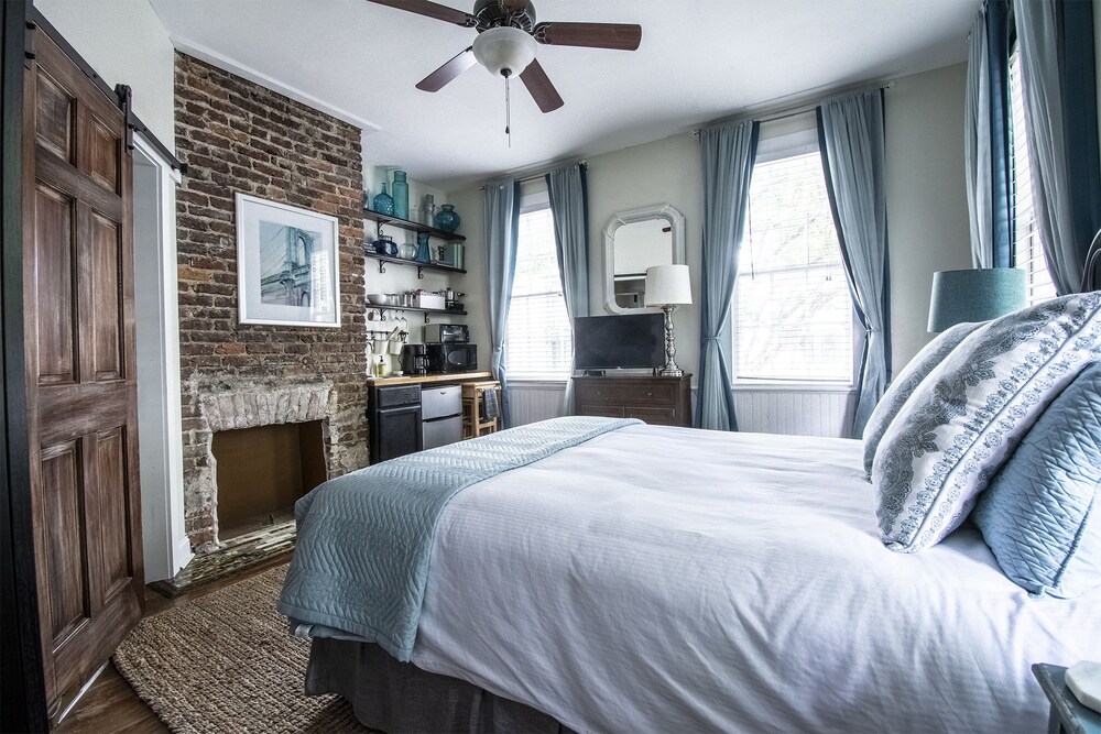 Suites on Coming - photo 17