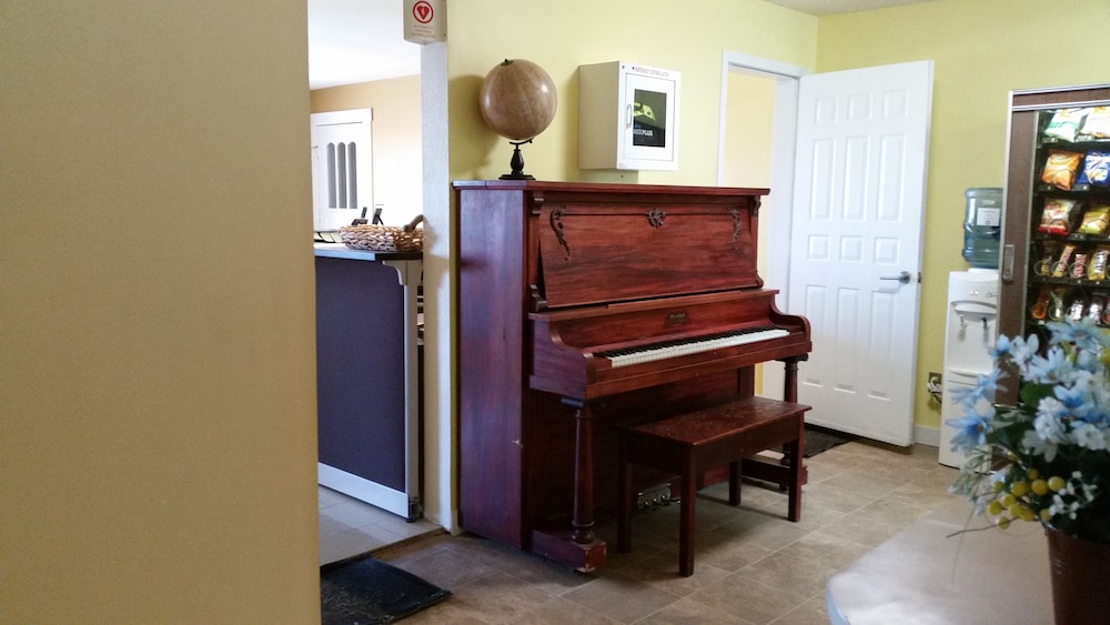 Melville Country Inn — Melville