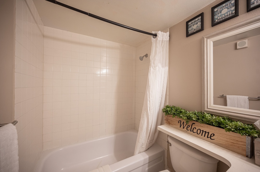 1Bd1Ba w BonusRM Stay Together Suites - photo 31