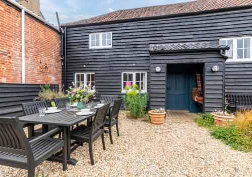 Stylish Hayloft sleeping 4 on Norfolk Broads in Mundesley, United Kingdom