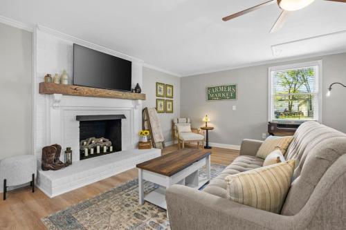 The Country Cottage of Franklin TN — 4-Star Luxury Hotel in Franklin, United States