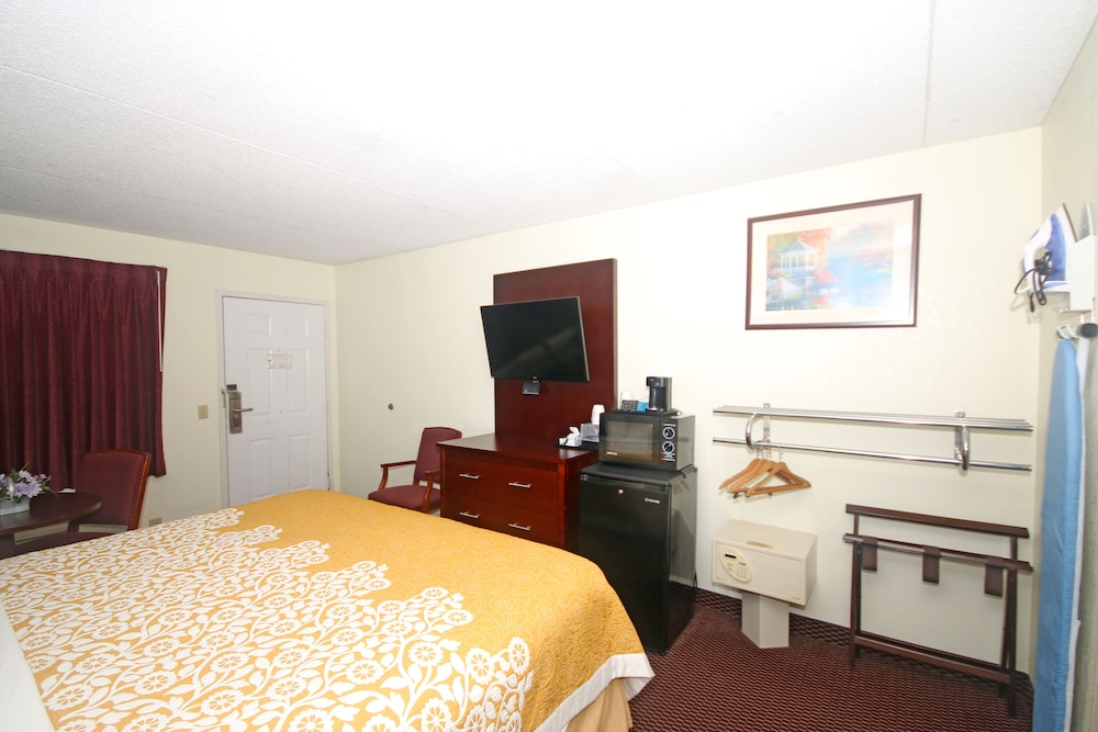 Hamilton Inn Jonesville NC - photo 5